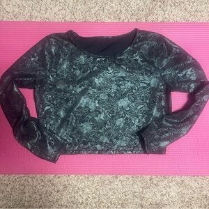 Lululemon cropped long sleeve